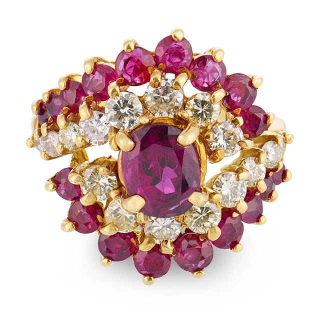 Contemporary Vintage Gia 1.50 Carat Ruby Diamond 18k Yellow Gold Cluster Ring, Size 7.5 For Sale - Image 3 of 6