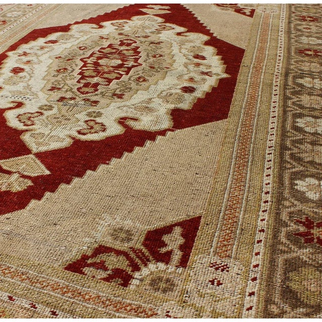 Mid 20th Century Vintage Turkish Oushak Area Rug, Red Medallion, Green Border by Keivan Woven Arts For Sale - Image 5 of 7