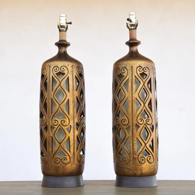 Mid-Century Modern 1960s Gorgeous Golden Mid-Century Brutalist Cut-Out Large Ceramic Table Lamps - A Pair For Sale - Image 3 of 17