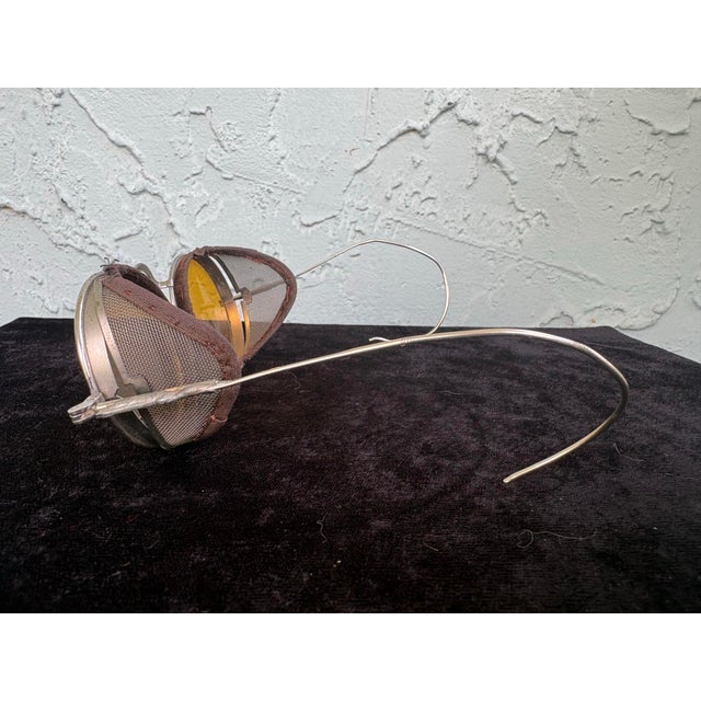 Early 20th Century Antique Willson Service Goggles Style E With Original Metal Case, Amber Lenses, Patented 1915–1918 For Sale - Image 5 of 12