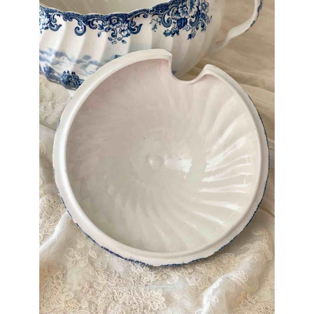 Large English Ironstone Coaching Scenes Collection Tureen from Johnson Bros, 1960s For Sale - Image 9 of 12