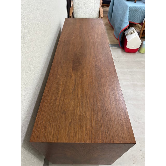 American of Martinsville American of Martinsville Dresser For Sale - Image 4 of 9