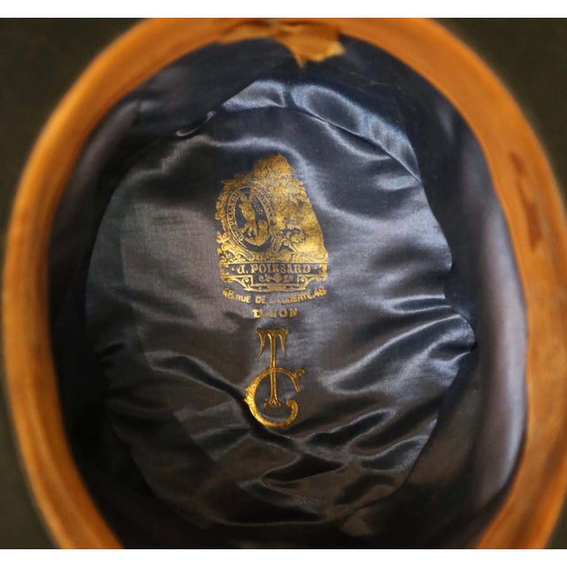 Mid-19th Century French Oval Pigskin Leather Hat Box With Original Top Hat For Sale - Image 9 of 12