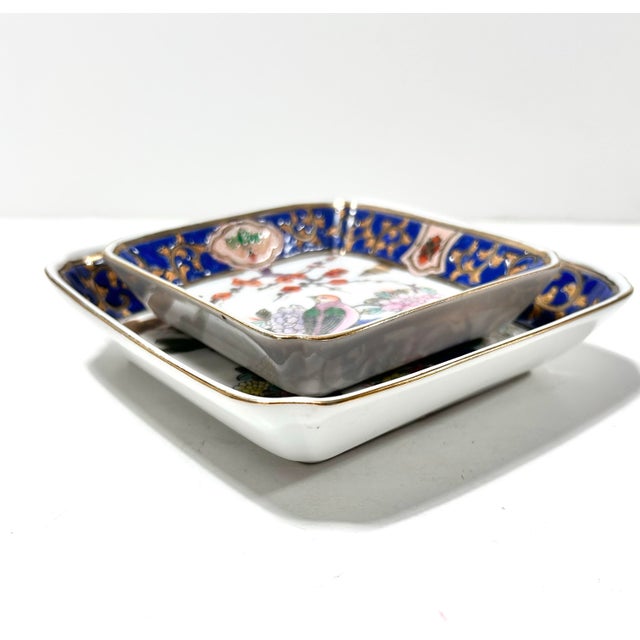 Blue Chinoiserie Porcelain Trinket Dishes – Cobalt Blue & Gilt Asian Export Catchall Trays, Hollywood Regency Vanity Decor (Pair) For Sale - Image 8 of 11