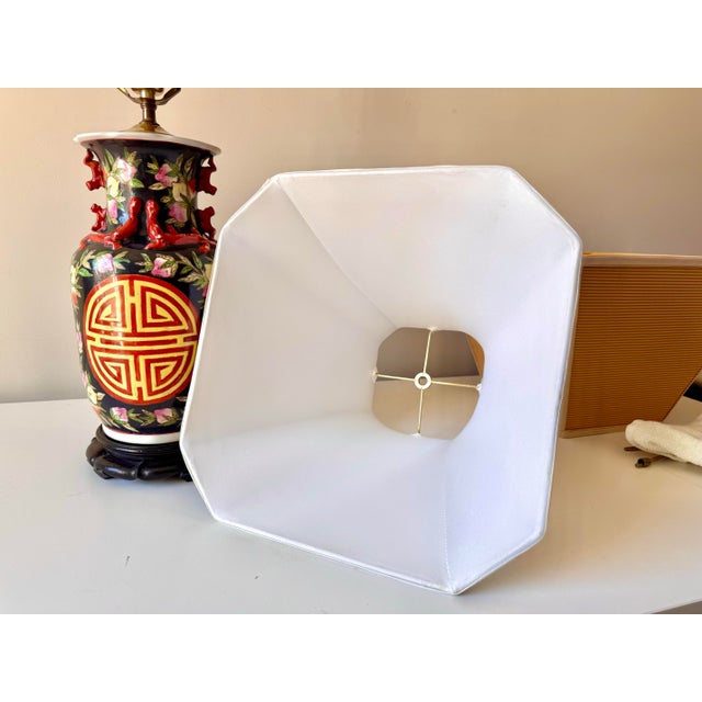 Ming Medallion Floral Crest Table Lamp For Sale - Image 9 of 12