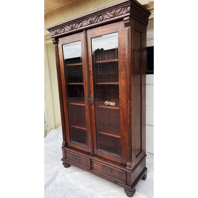 1920s Antique Neo-Renaissance Oak Display Cabinet, 1910 For Sale - Image 5 of 18