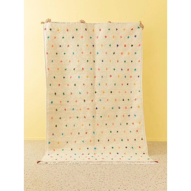 Happy Dots is a contemporary Berber carpet that consists of 100% high-quality Atlas sheet - soft and cozy under your feet....