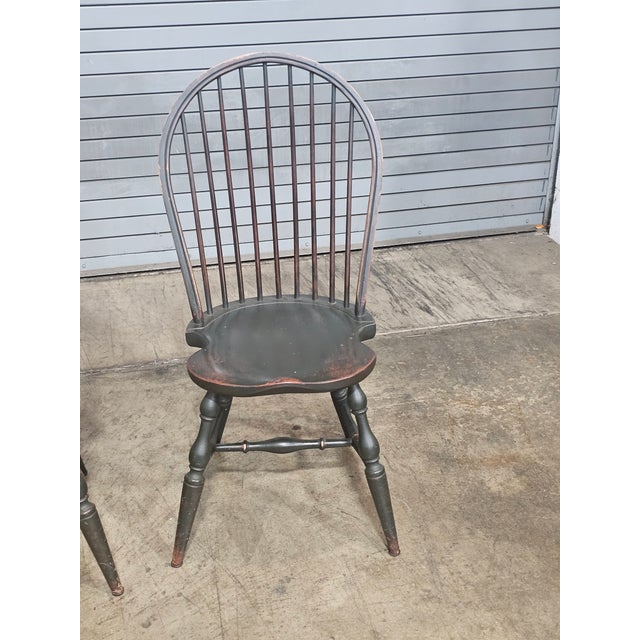 Dark Green Pair of Late 20th Century David T Smith Bow Back Windsor Chairs Dark Green Finish Ohio Bench Made For Sale - Image 8 of 9