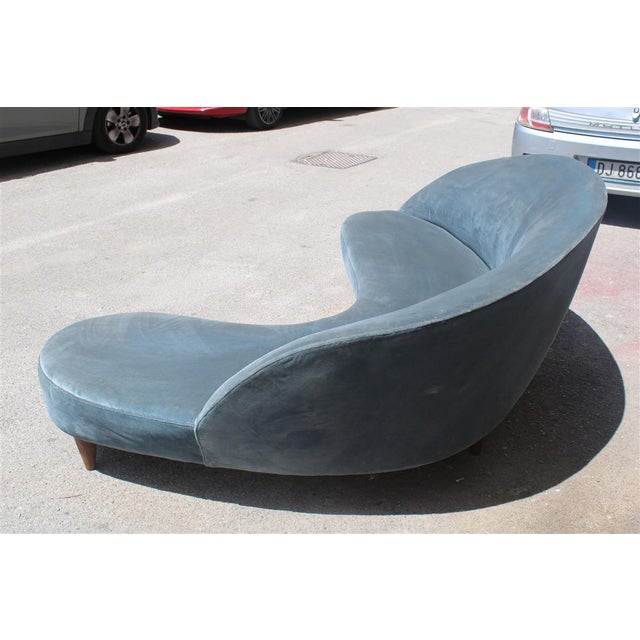 Cesare Lacca Italian Bomerang Sofa Cesare Lacca in Blue Velvet attributed to Cesare Lacca, 1950s For Sale - Image 4 of 17