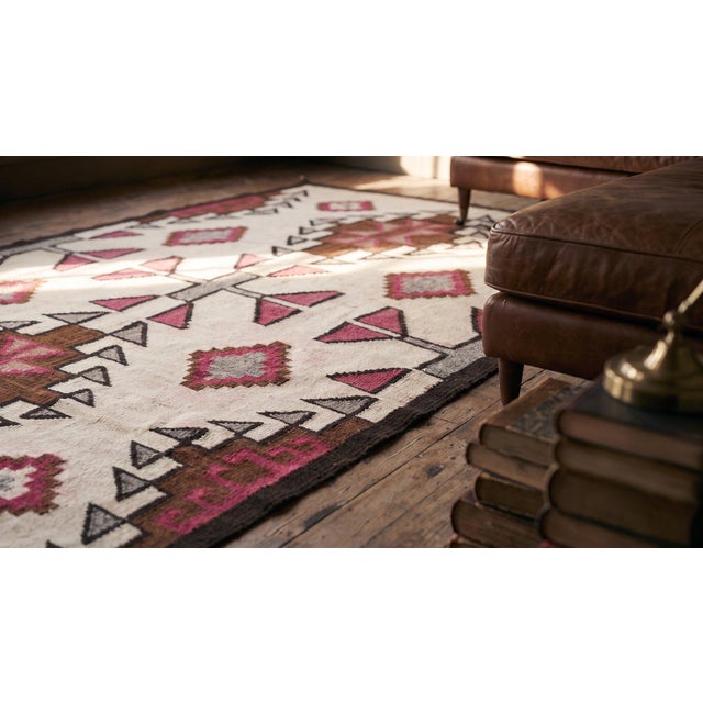 Textile 1930s Ivory Gray Diamond Medallion Flat Weave Antique American Navajo Rug 3'6" X 6'0" Wool Carpet For Sale - Image 7 of 8