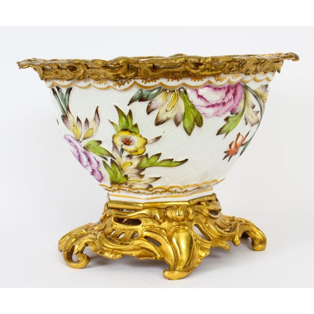 19th Century Gilt Bronze & Samson Porcelain Centrepiece For Sale - Image 3 of 13