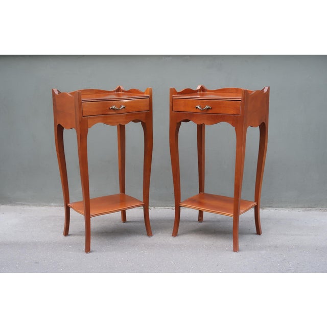 French 1970s Pair of French Louis XV Style Side Tables Nightstands For Sale - Image 3 of 15
