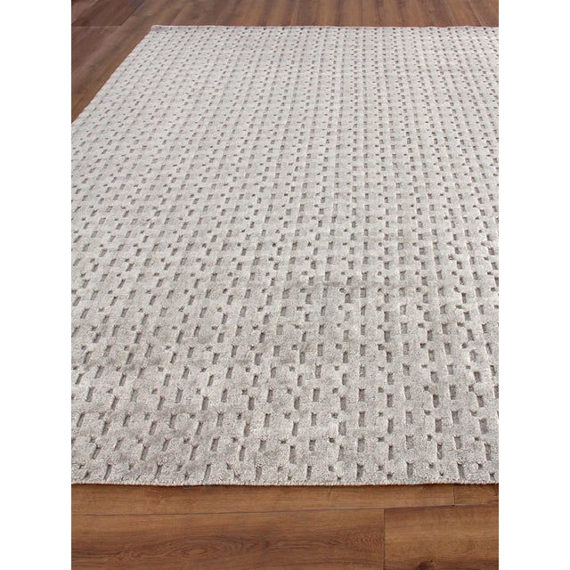 Exquisite Rugs Rothwell Hand Loom Bamboo Silk & Cotton Light Gray - 10'x14' For Sale - Image 4 of 9