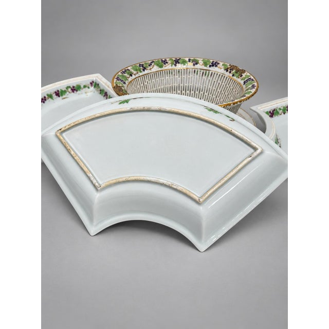 Late 18th Century 6 Pc, Chinese Export "Grapevine" Reticulated Porcelain Dessert Service, C. 1800 For Sale - Image 5 of 8