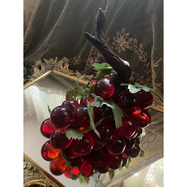 Vintage Mid-Century Modern Cherry Red Lucite Grape Cluster Centerpiece For Sale In Miami - Image 6 of 9