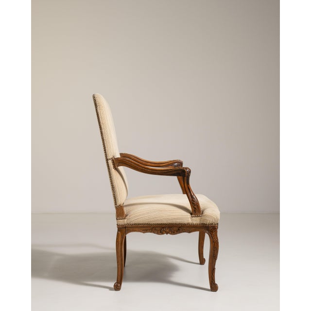 Louis XV Oak Throne Chair, Rococo Style, France, 19th Century For Sale - Image 13 of 13