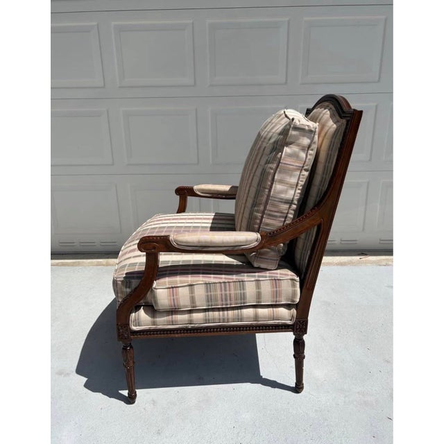 Early 20th Century Sherrill Furniture French Provincial Louis XVI Style Upholstered Lounge Arm Chair For Sale In Miami - Image 6 of 10