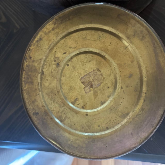 1980s Vintage Graduated Brass Planters With Diamond Pattern – Pair For Sale - Image 4 of 5