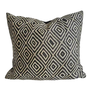 Kuba Grass Textile Pillow