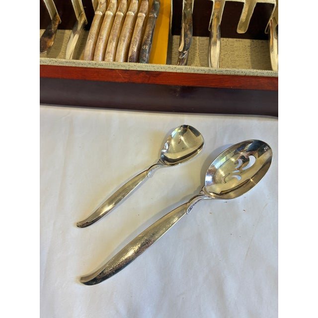 1847 Rogers Bros Flair 38-Piece Silverplate Flatware Set in Original Wood Chest For Sale - Image 12 of 12