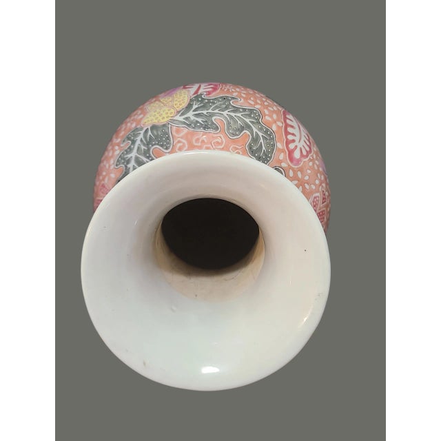 Late 20th Century Vintage Chinese Chinoiserie Colorful Painted Leaves Tall Floor Vase For Sale - Image 5 of 7