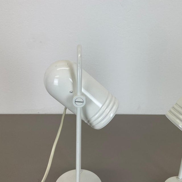 1970s White Metal Table Lights attributed to Rolf Krüger for Heinz Neuhaus Leuchten, 1970s, Set of 2 For Sale - Image 5 of 18