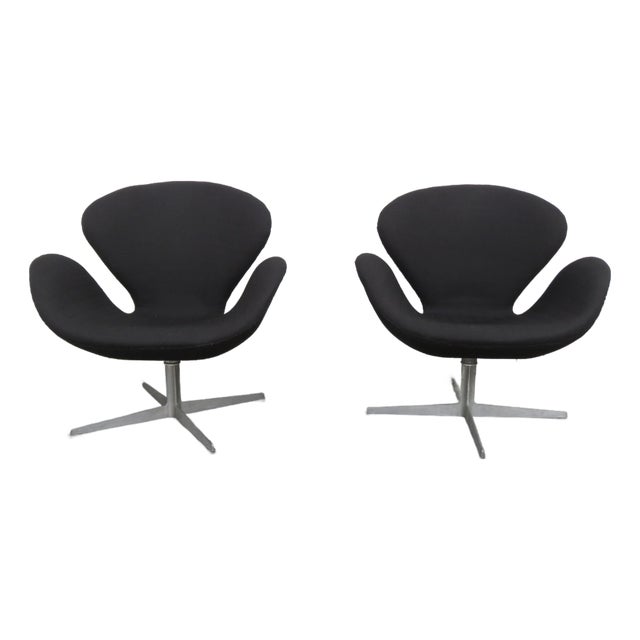 Fritz Hansen Denmark Danish Modern Mid Century Black Swan Chairs a Pair 5379 For Sale