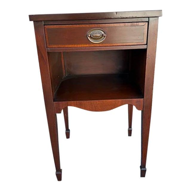 Early 20th Century Federal Style Mahogany Inlaid End Side Table. For Sale