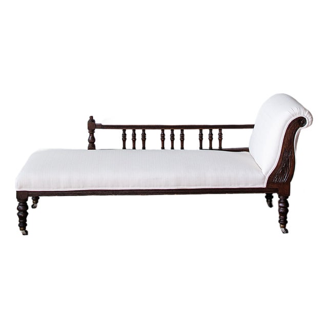 Late 19th Century Edwardian Carved Oak Chaise Longue | Newly Reupholstered in Ivory Linen For Sale
