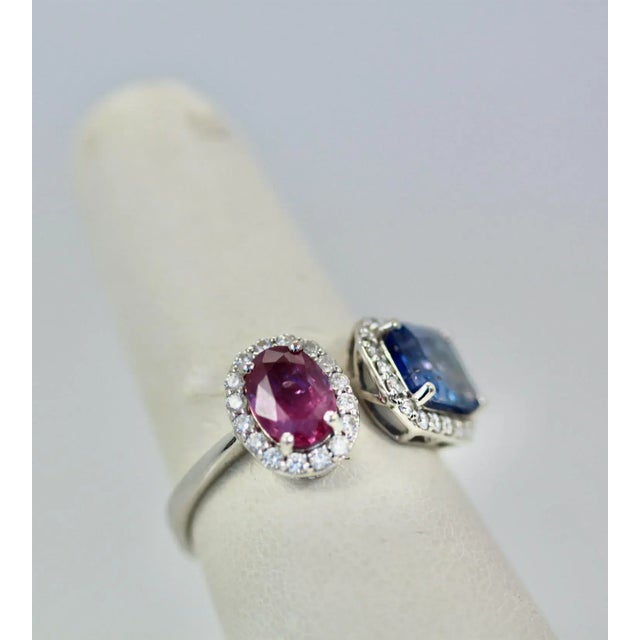 Contemporary 1980s 18k Blue and Pink Sapphire Diamond 3.28 Carats Ring Size 6.5 For Sale - Image 3 of 9