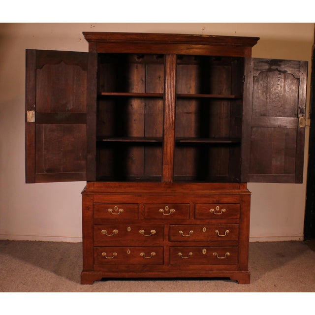 18th Century Oak Linen Press For Sale - Image 5 of 10