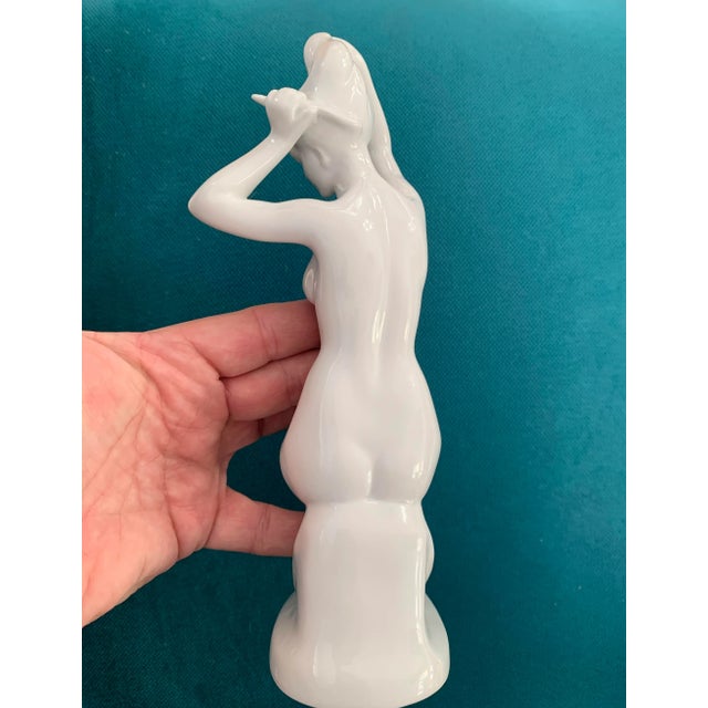 Figurative Small White Blanc De Chine Nude Woman Combing Hair Figure From Europe For Sale - Image 3 of 7