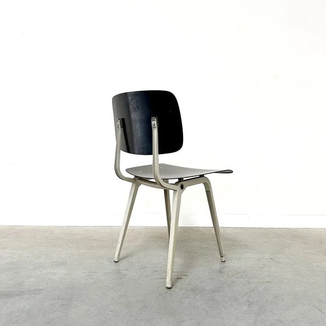 Mid-Century Modern Dutch Revolt Chair by Friso Kramer for Ahrend De Circle, 1960s For Sale - Image 3 of 8