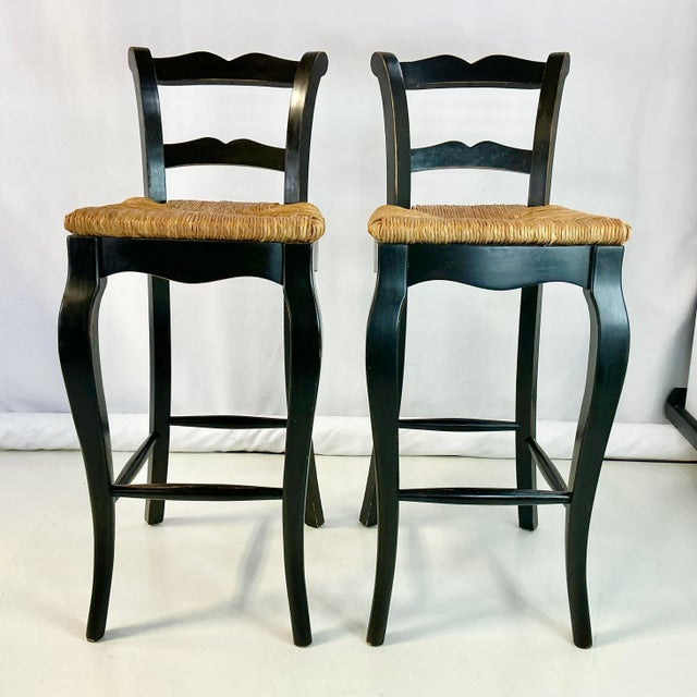Farmhouse 1980s Vintage Boho Chic Farmhouse Rush Seat Ladderback Barstools - A Pair For Sale - Image 3 of 17