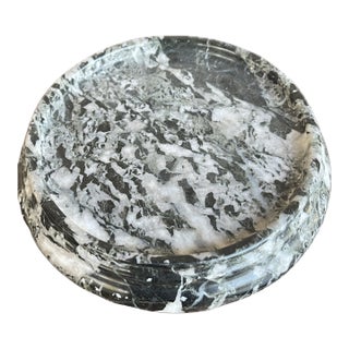 1960s Black White Marble Wide Display Riser With Inset Surface Pedestal Stand – 4.5" For Sale