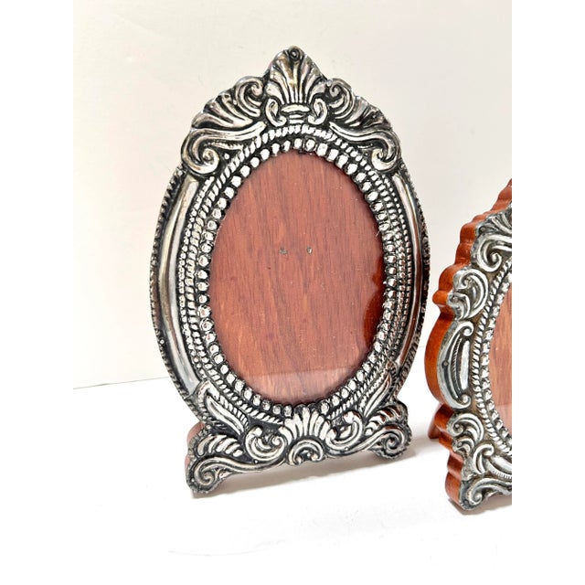 Hollywood Regency 1940s Peruvian 925 Sterling Silver Repoussé Oval Frames, Pair For Sale - Image 3 of 12