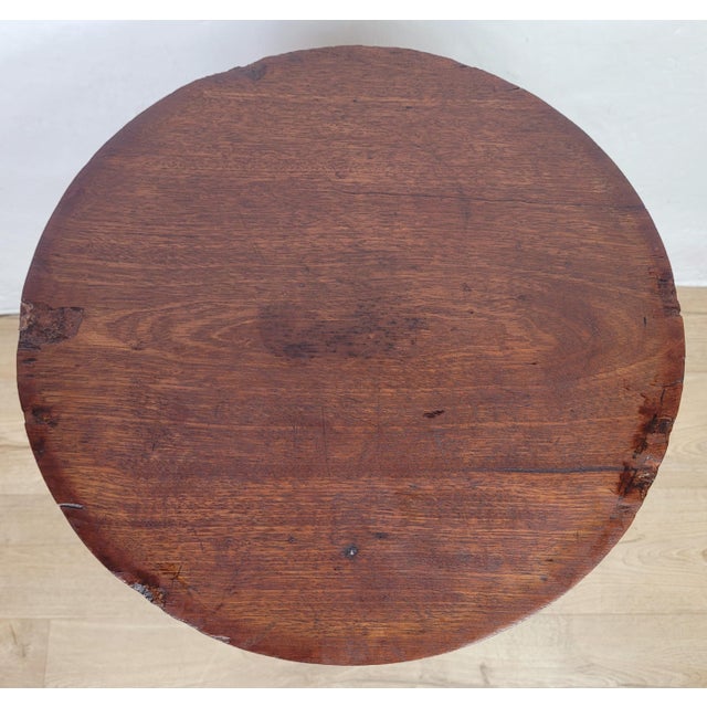 Late 19th Century English Victorian Tripod Side Table in Mahogany, 1880 For Sale - Image 5 of 18