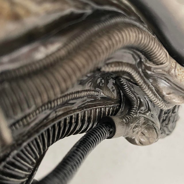 Limited Edition Alien Big Chap Japan Figure from Prime 1 Studio, 2000s For Sale - Image 12 of 18