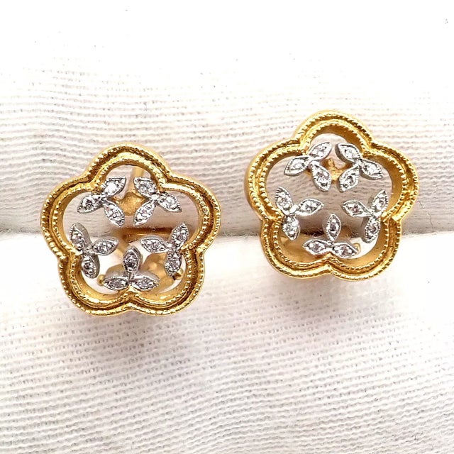 Early 21st Century Cathy Waterman Yellow Gold Platinum Diamond Vine Flower Earrings, A Pair For Sale - Image 5 of 10