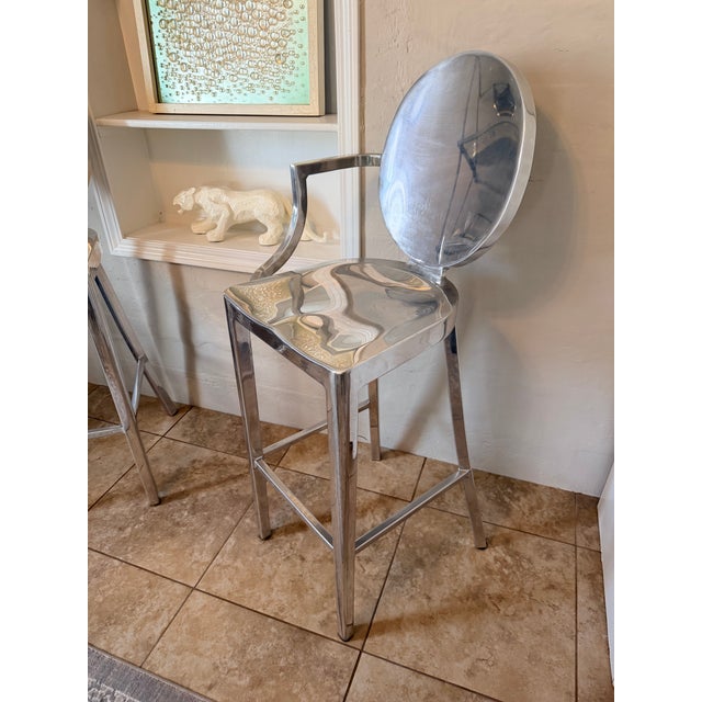 Philippe Starck One Armed Aluminum Kong Bar Stools (Pair) by Philippe Starck for Emeco For Sale - Image 4 of 15