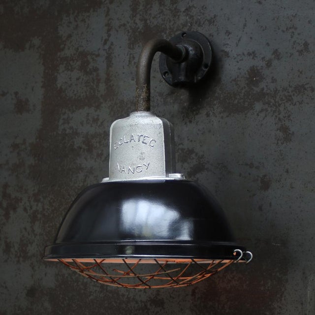 1950s Vintage Industrial French Black Enamel Factory Wall Light For Sale - Image 5 of 11
