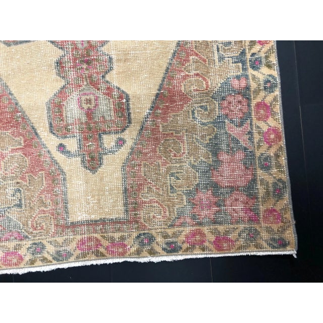 Vintage Bohemian Turkish Oushak Floral Beige and Red Rug For Sale - Image 9 of 11