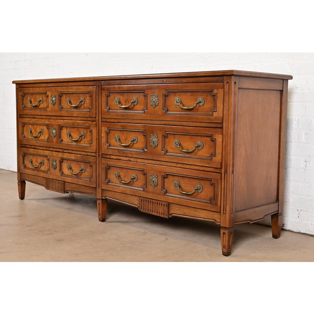French Henredon French Regency Louis XVI Carved Fruitwood Long Dresser or Credenza, Circa 1960s For Sale - Image 3 of 16
