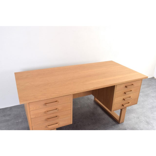 Mid-Century Oak Freestanding Desk by Torben Valeur & Henning Jensen for Dyrlund, 1960s For Sale - Image 15 of 18
