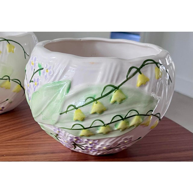 Vintage Hand-Painted Ceramic Lily of the Valley Cachepots Made in Portugal-Set of 2 For Sale In Houston - Image 6 of 10
