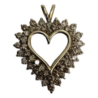 1950s 10k Yellow Gold Approx 2.5 CTW Vs1 Diamond Heart Pendant For Sale