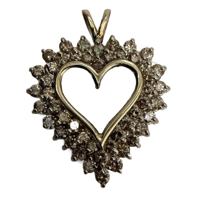 1950s 10k Yellow Gold Approx 2.5 CTW Vs1 Diamond Heart Pendant For Sale