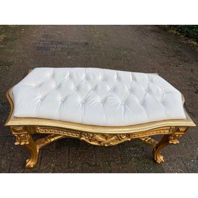 French 1950s French Vintage Off-White Leather Gilt Beech Bench For Sale - Image 3 of 16