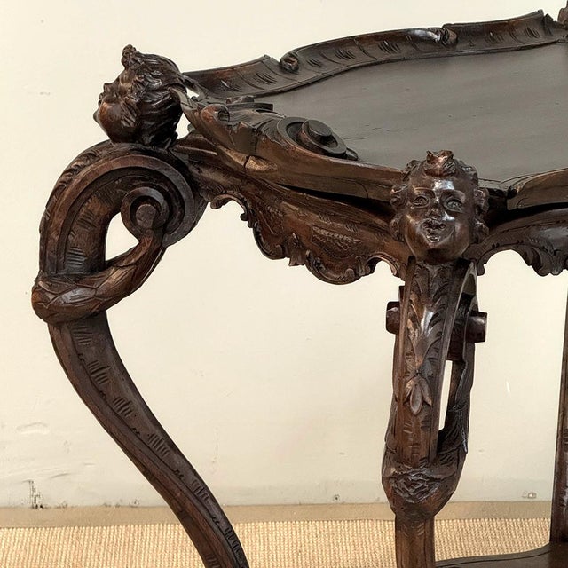 19th Century Italian Carved Walnut End Table With Removable Tray For Sale - Image 9 of 18