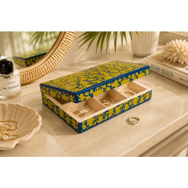 Traditional Olinala Sculptured Jewlery Box, Taller Maya, Mexico, 2024 For Sale - Image 3 of 13